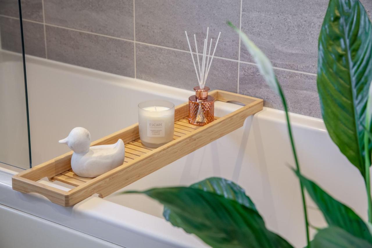 Modern 3 Bedroom House With Parking Bath Esterno foto